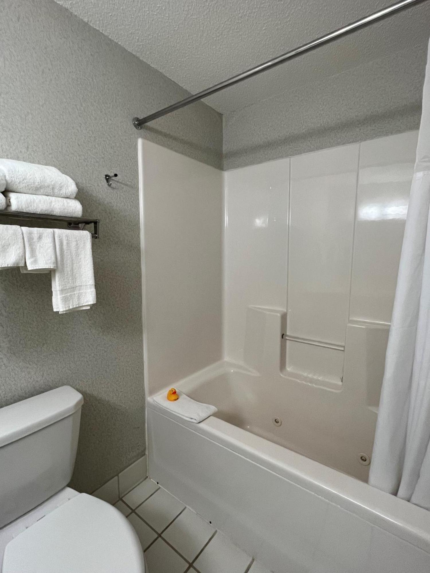 Country Inn Walker エクステリア 写真